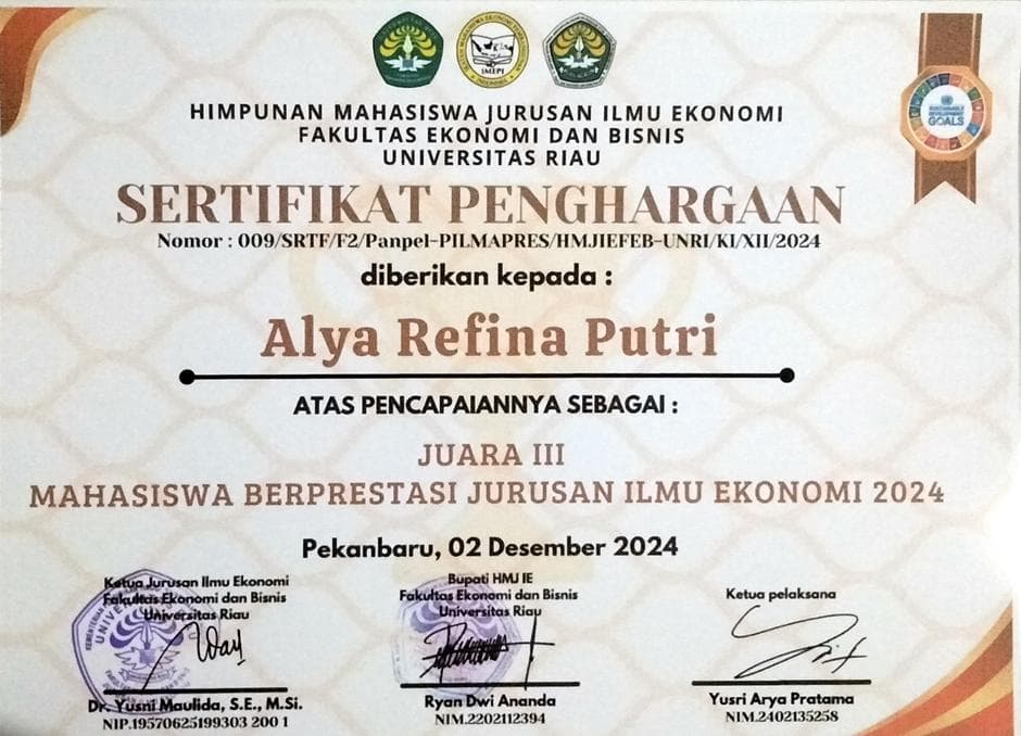 Sertifikat 3rd Place - Outstanding Student of Economics Department